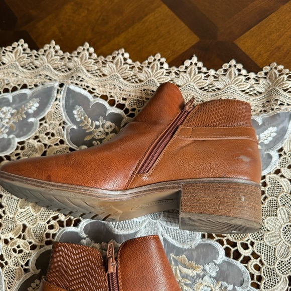 Bare Traps booties EUC - Picture 5 of 9